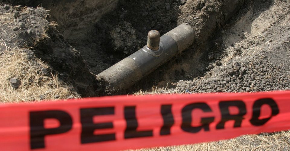 Ducto clandestino de PEMEX