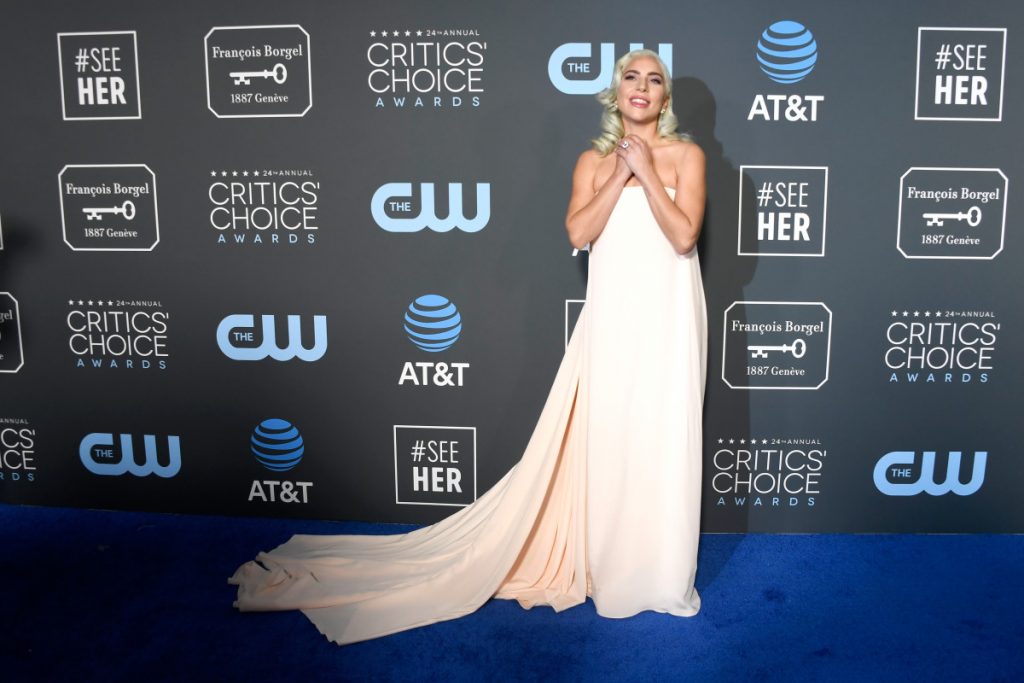 Lady Gaga en los Critic's Choice Awards