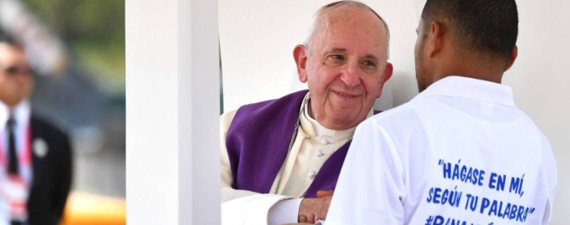 Papa visita en Panamá