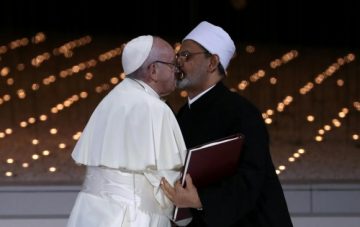 el beso del papa