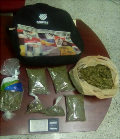 02 POLICÍAS METROPOLITANOS DETIENEN A SUJETO CON MEDIO KILO DE MARIHUANA