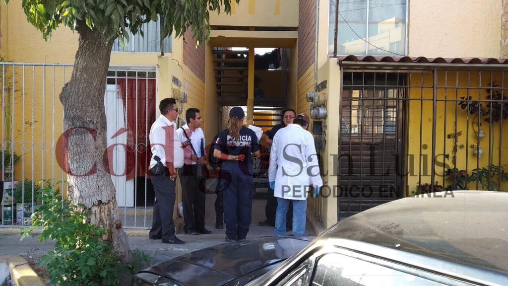 mujer muerta en su departamento