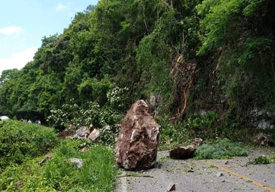 derrumbe carretera xilitla