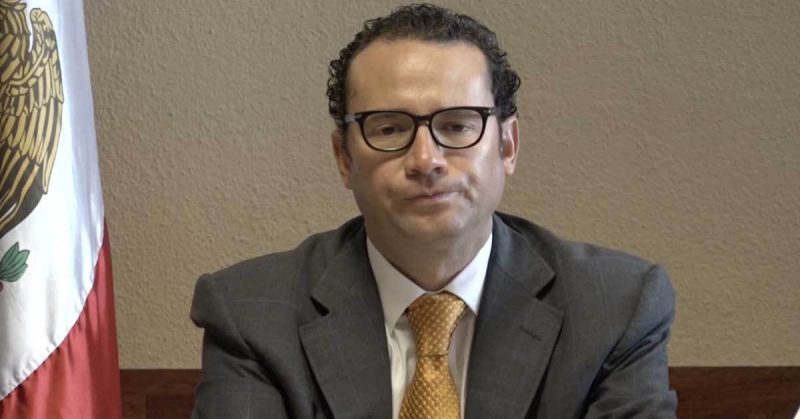 Xavier Nava de derechos