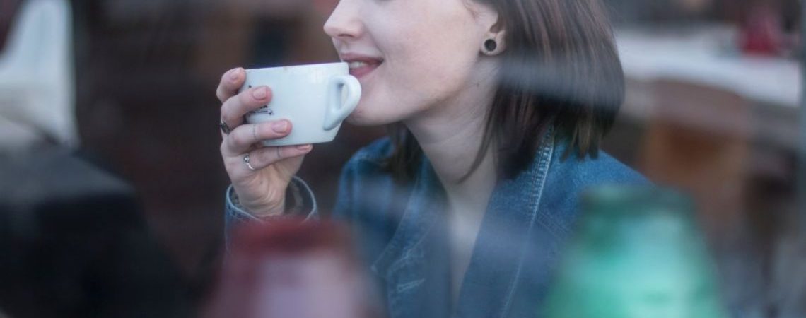 taza cafe mujer senos