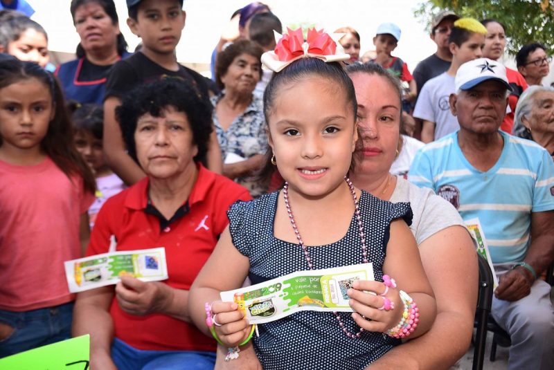 ENTREGA UTILES ESCOLARES (5)