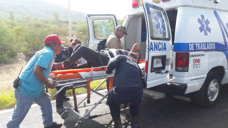 accidente en carretera a ahualulco, tres vehiculos involucrados