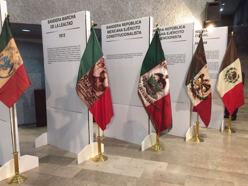 nota exposicion simbolos patrios