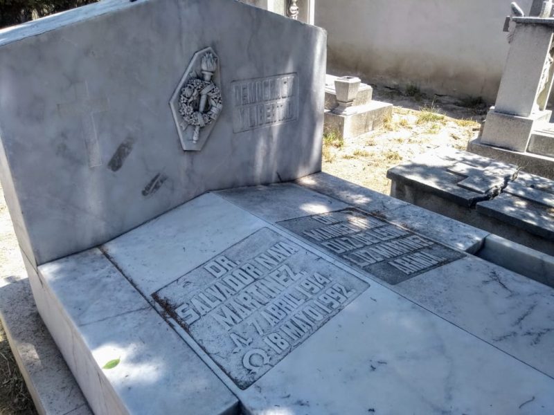 Sucia y abandonada luce tumba de Salvador Nava en su aniversario luctuoso Código San Luis