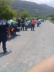 Aseguró que los Elementos de la Policía Municipal, siguen llevando a cabo los recorridos por los sitios turísticos, brindando recomendaciones así como informado a la población, y visitantes acerca del estatus de los parajes, los cuales por indicaciones de la Secretaría de Salud permanecen cerrados para actividades de esparcimiento