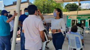 entrega de apoyos mano a mano
