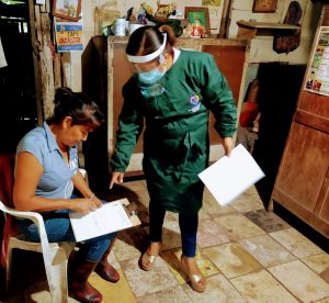 abuelitos en condiciones de abandono - dif Valles