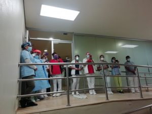 serenata al personal de salud del Hospital General de Valles