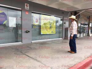 claususran tienda departamental en valles