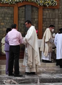 nuevo sacerdote en valles 