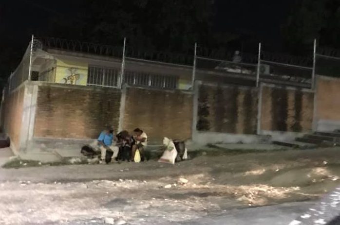 vallenses hacen el milagro rescatan a familia xilitlense