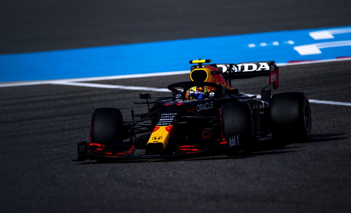 sergio-perez-remonta-barein