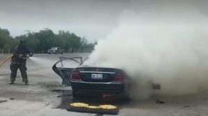 Lujoso Mercedes Benz se incendia 