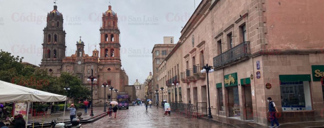 belleza-centro-histórico-LLUVIA-Nora