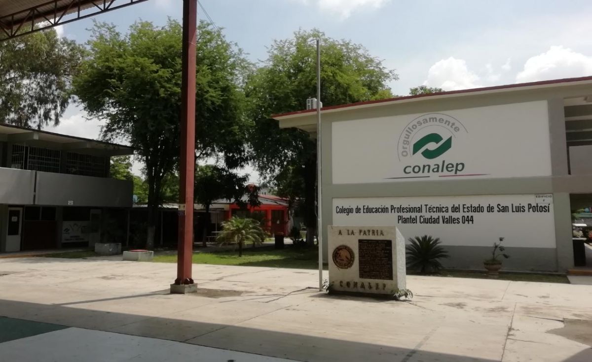 donación computadoras - CONALEP plantel valles