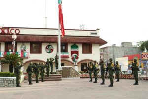 Regresan los honores a la plaza 