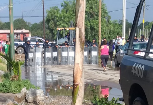 policías