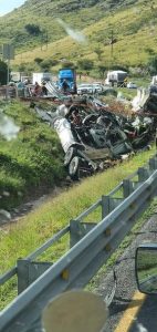 Volcadura tráiler un muerto