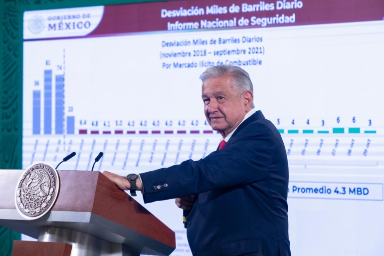 Quiere AMLO establecer precios de luz a bajo costo