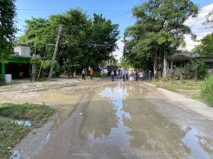 David Medina atiende afectados por lluvias