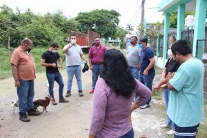 David Medina atiende afectados por lluvias