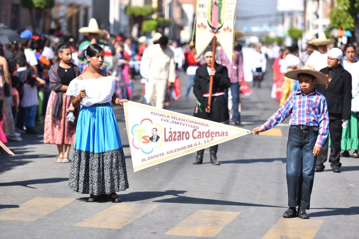 desfile-20-noviembre-soledad