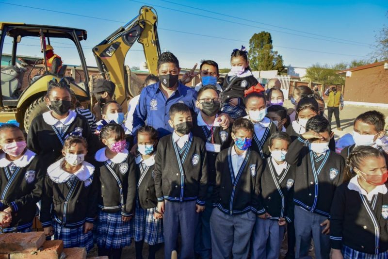 Gallardo-escuelas