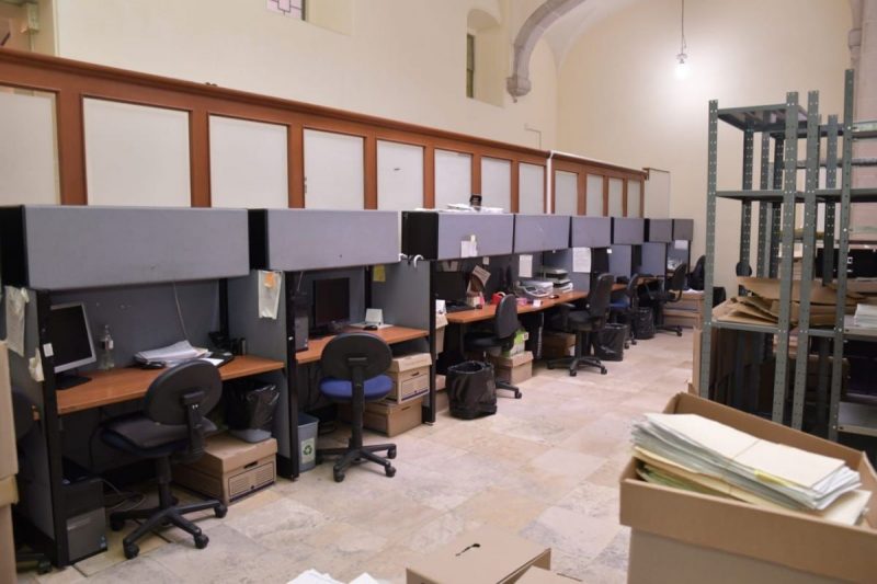 burocratas-oficinas-vacias