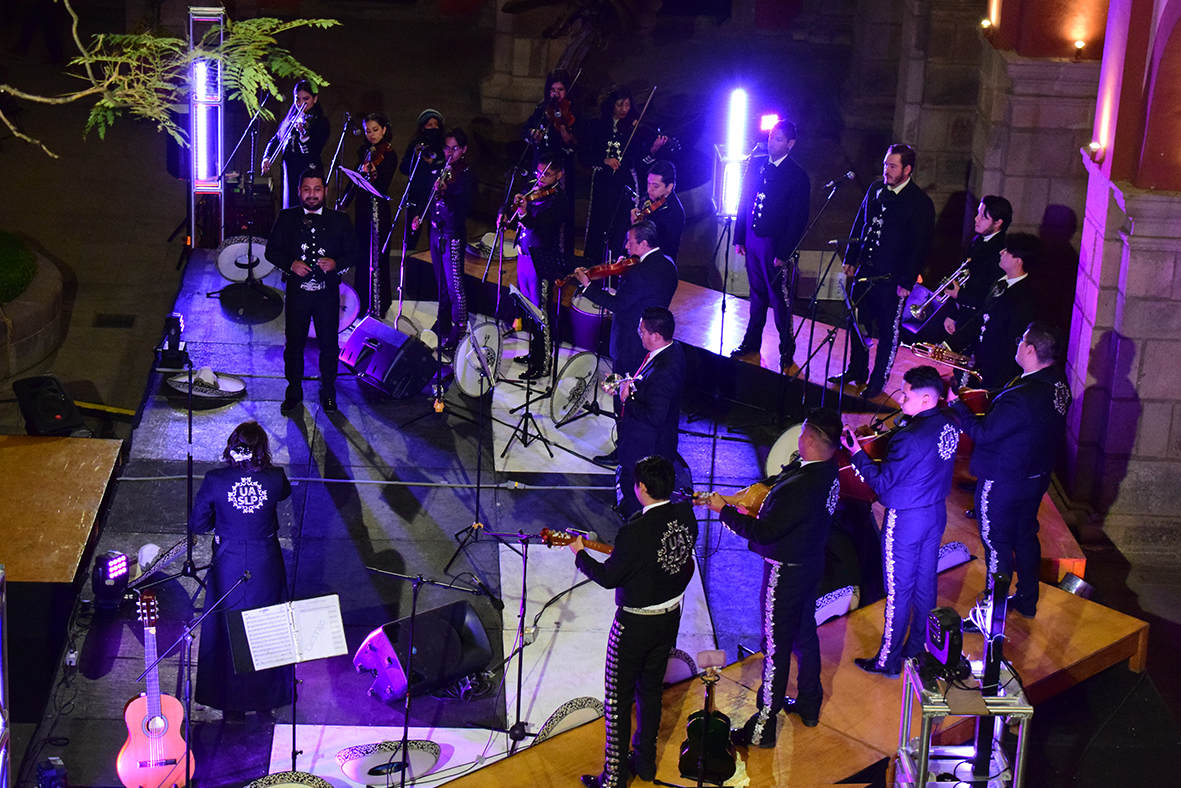 mariachi-universitario-