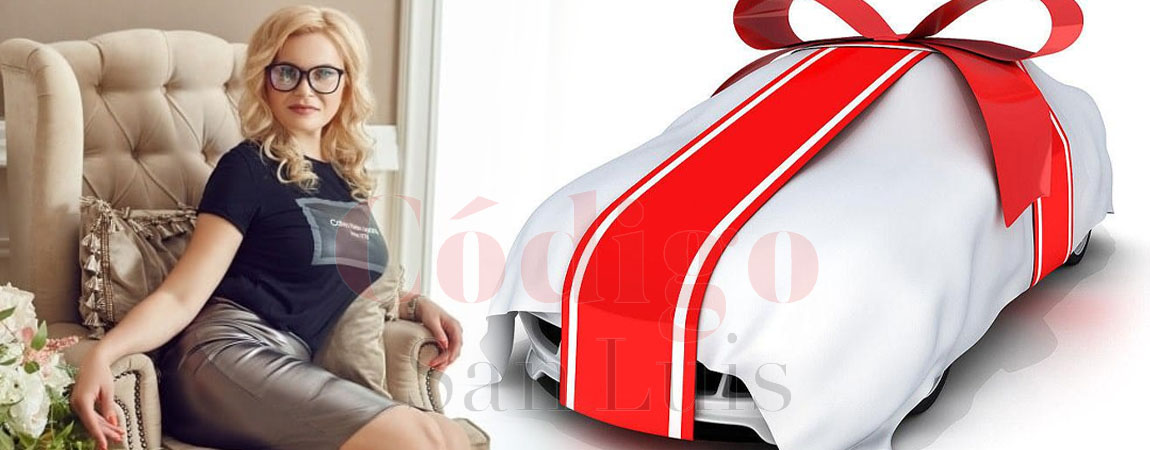 suggar-mommy-auto-mujer-regala