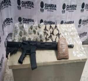 VEHIUCLO-DROGA-ARMAS