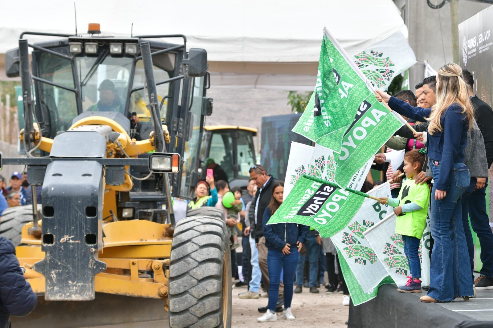 Con una inversión de 50 millones de pesos los cuidadanos podrán disfrutar de calles pavimentadas y con iluminación