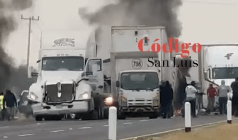 incendio tráiler carretera 57