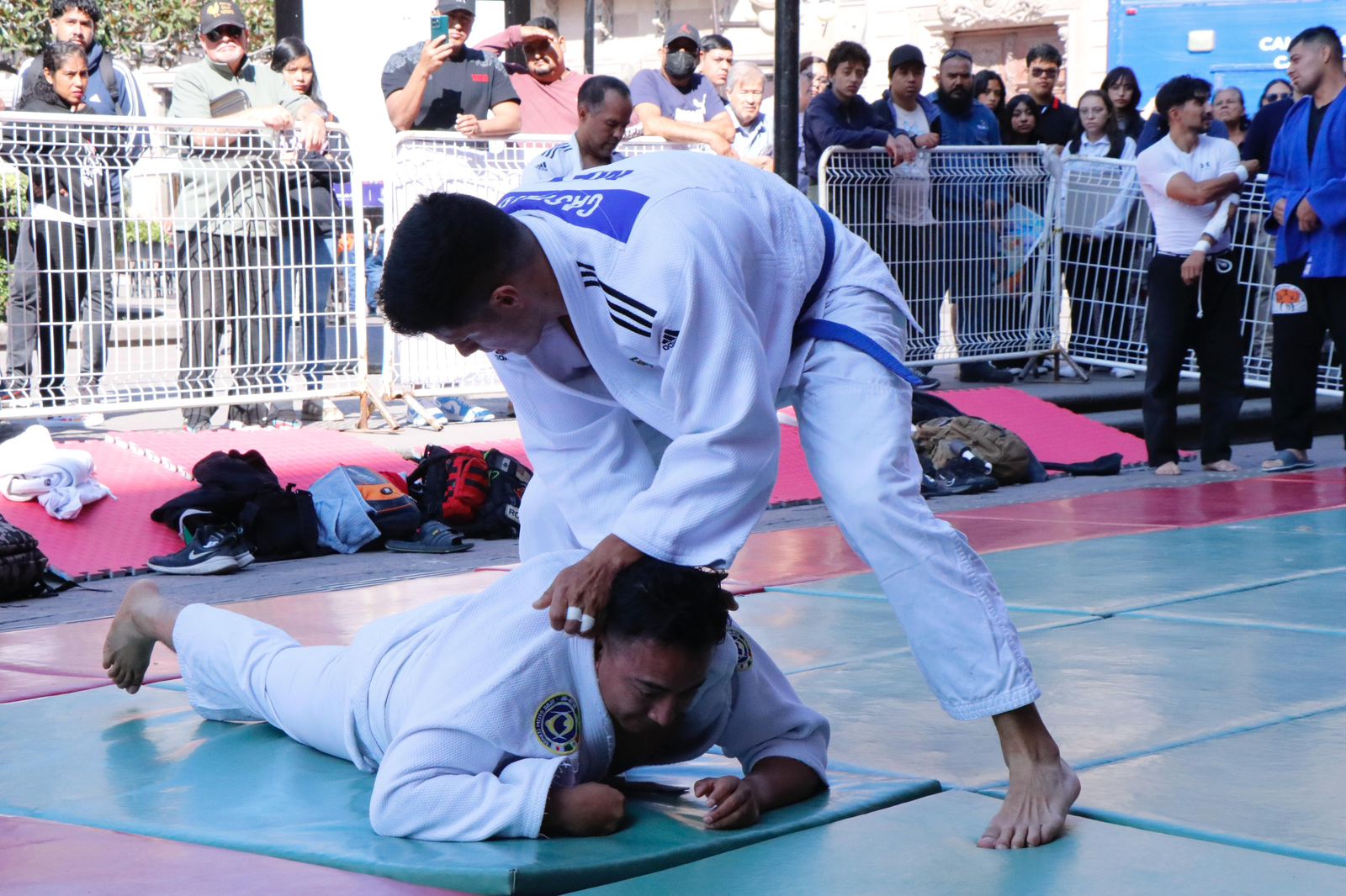 juegos policías y bomberos