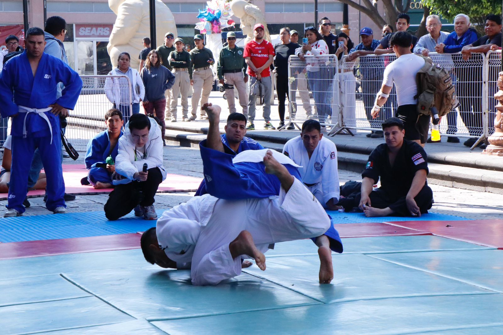 juegos policías y bomberos