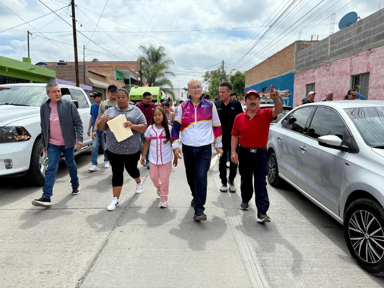 Anuncia Galindo rehabilitación de calles de la colonia Los Pirules,