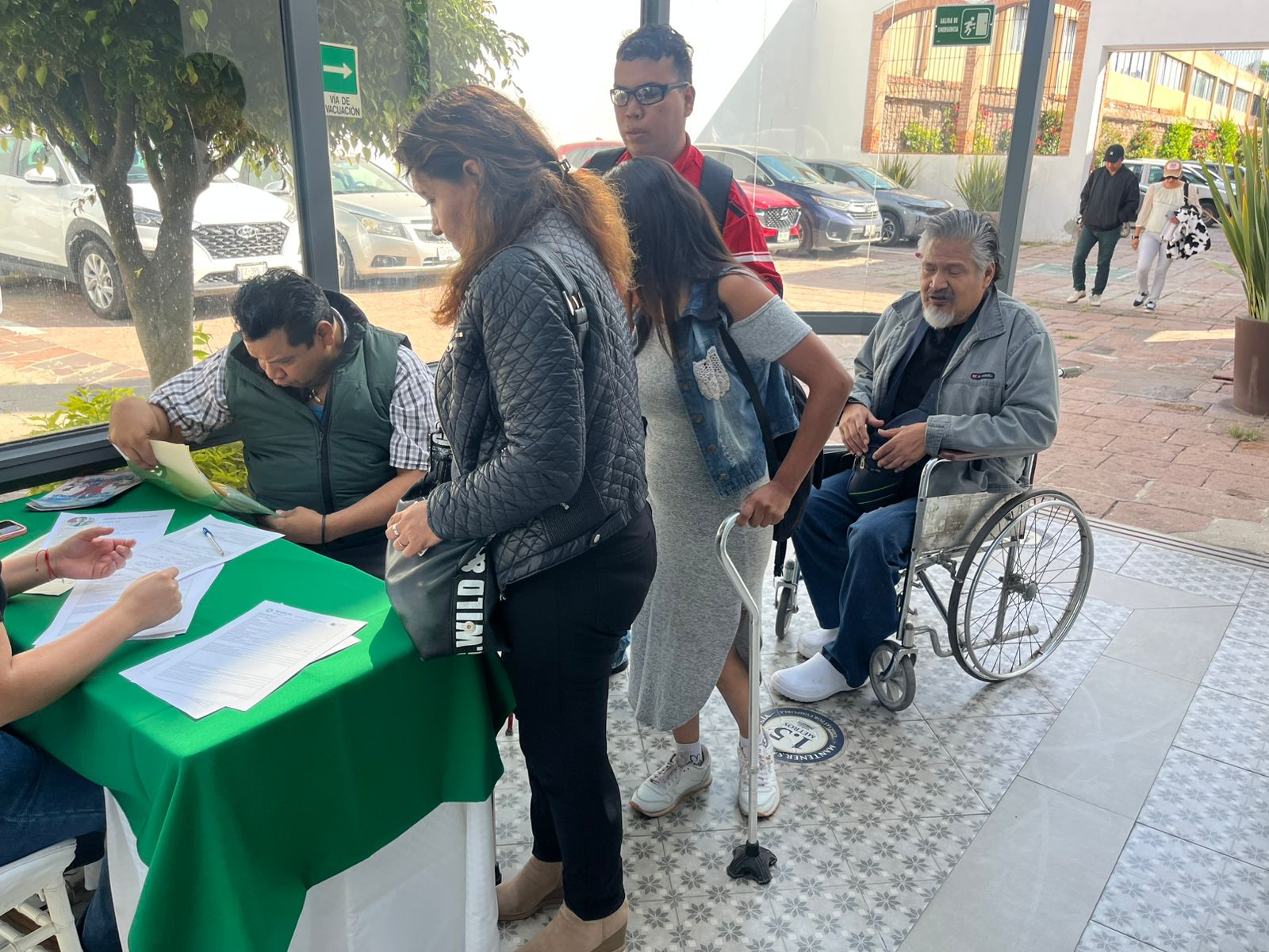 feria empleo adultos mayores personas con discapacidad