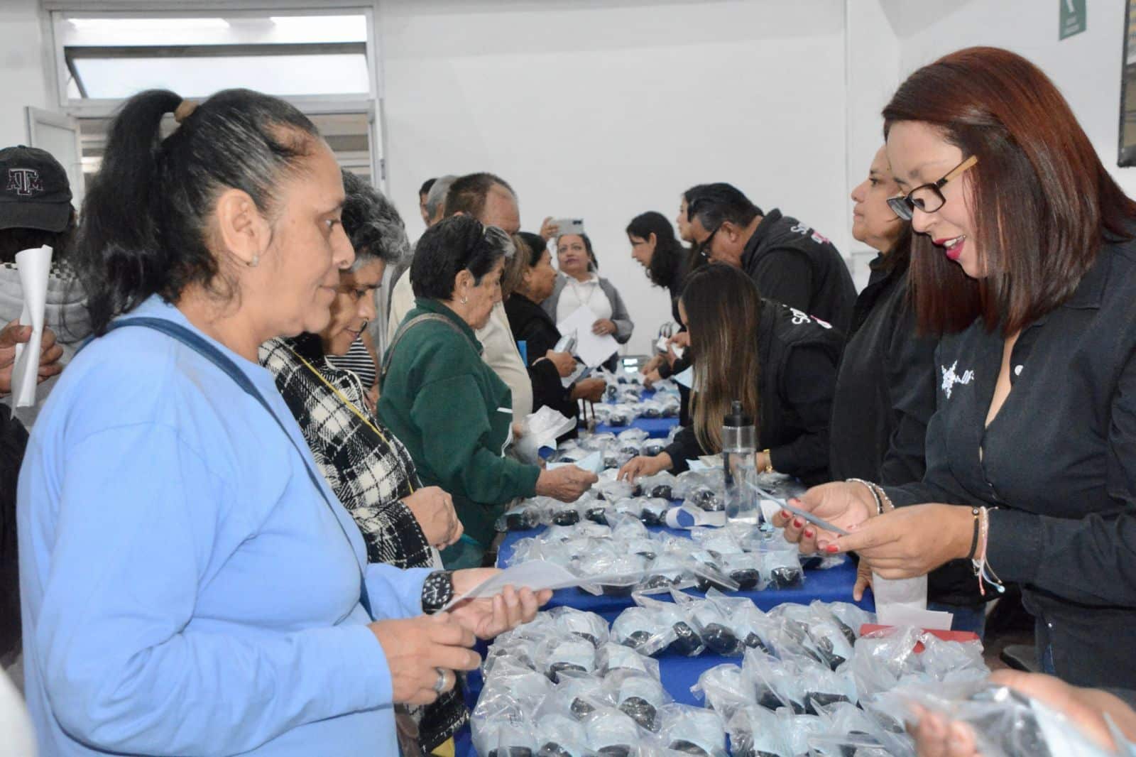 entrega de lentes gobierno municipal slp