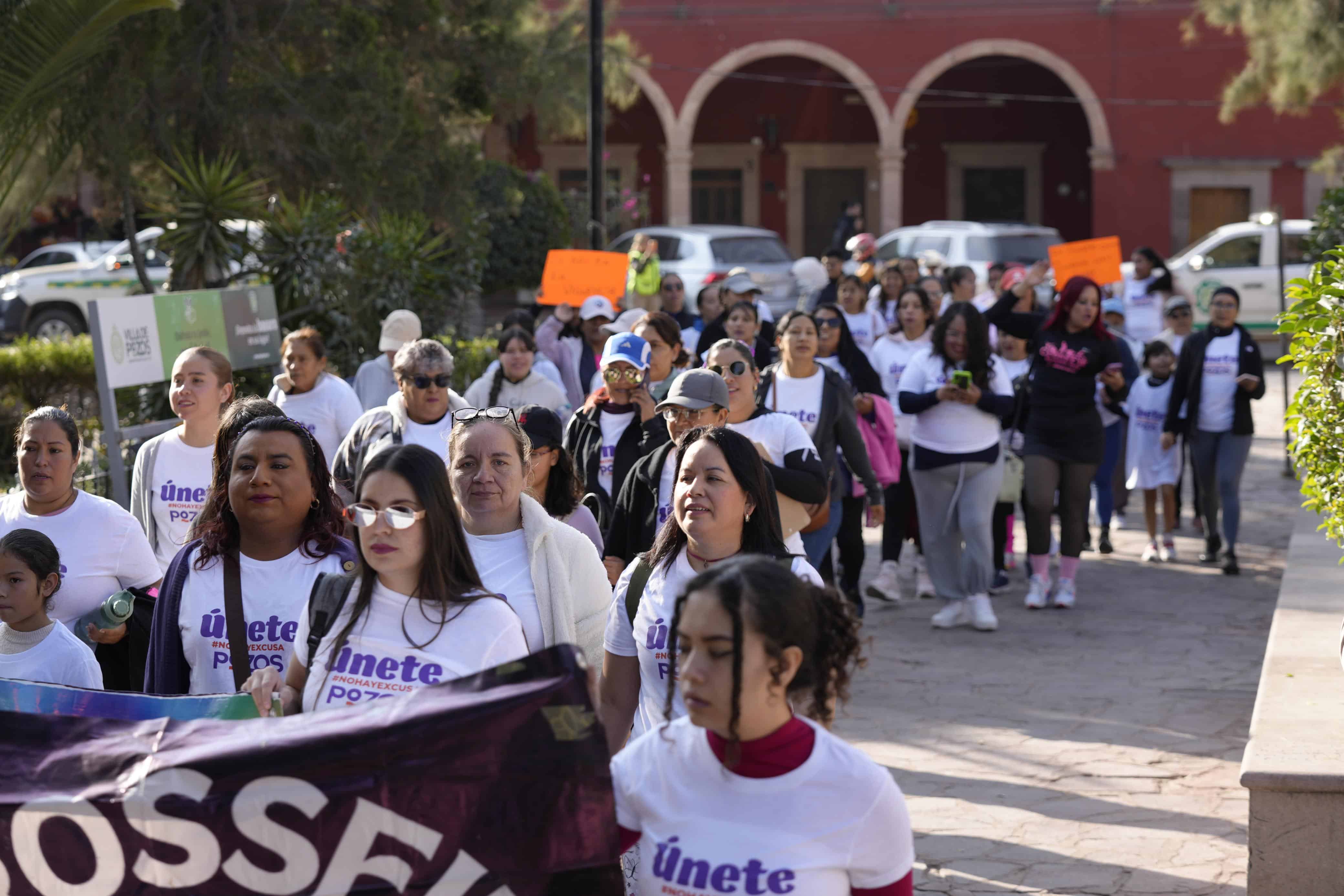 mujeres villa de pozos