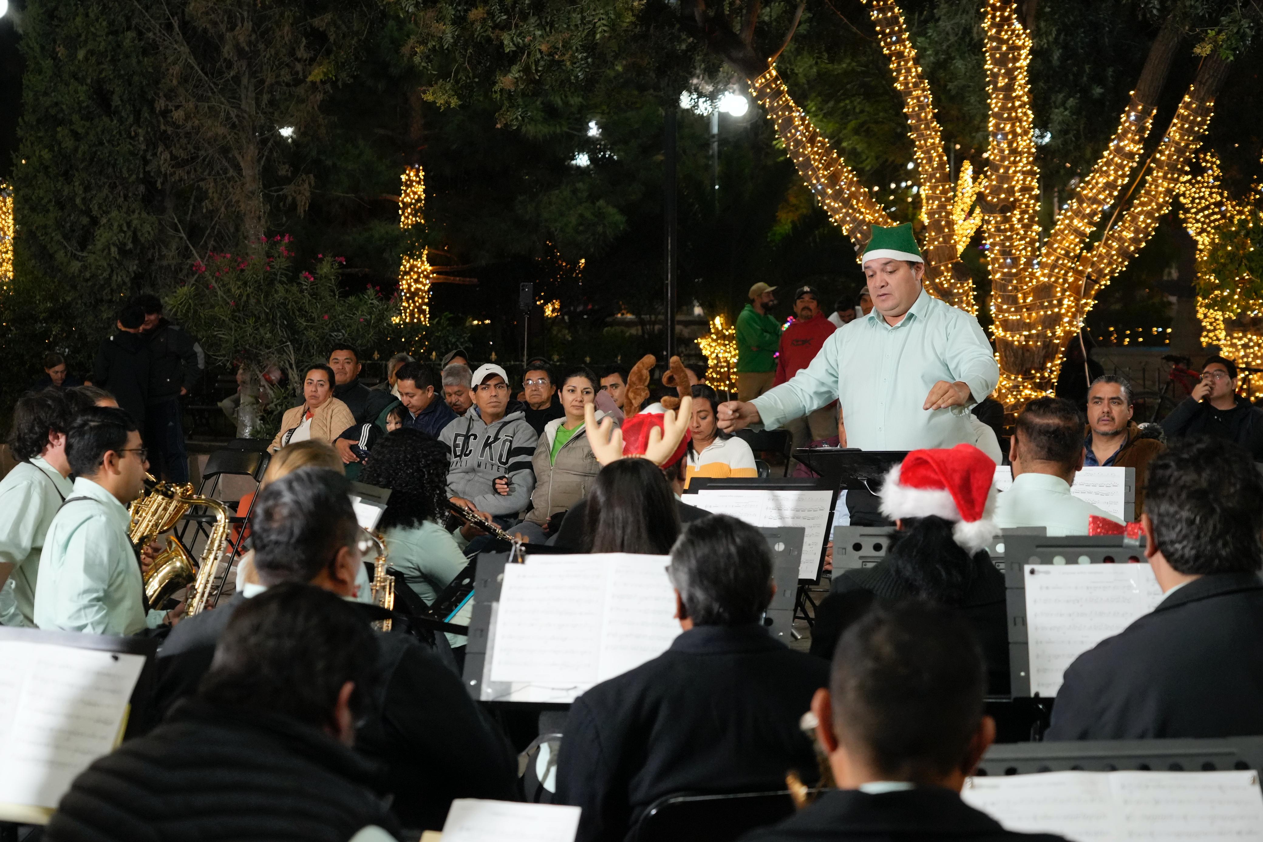 plaza pozos concierto banda gobierno del estado
