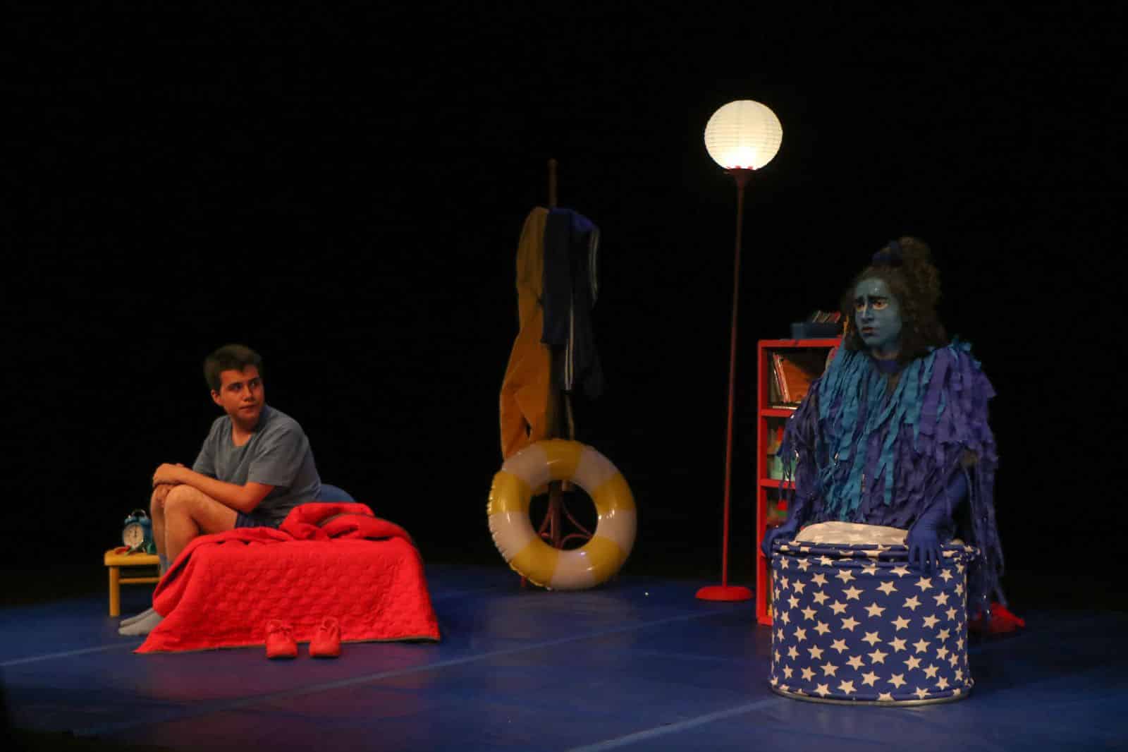 obra puesta en escena teo y el monstruo