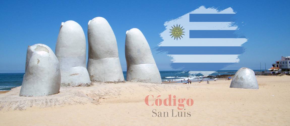 "La mano" en Playa Brava es de los lugares más visitados en Uruguay